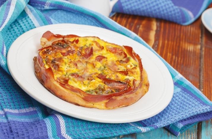 Breakfast Quiche with Bacon Crust