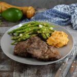 Pork Chops with Spicy Garlic and Green Beans